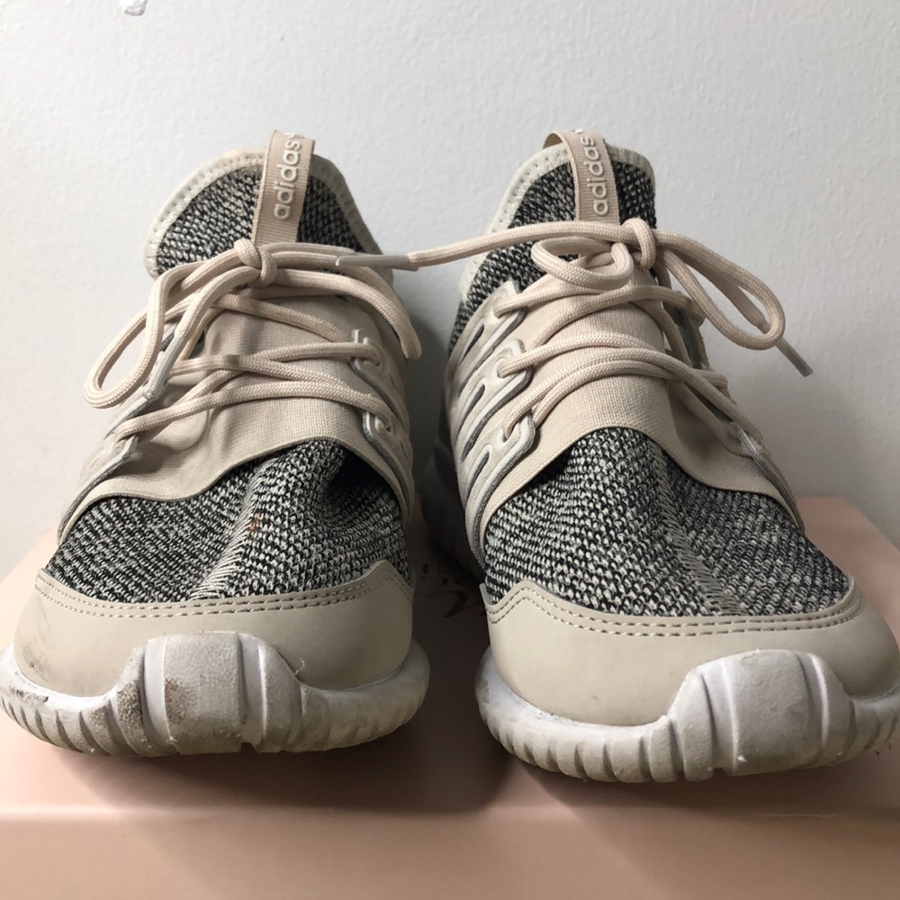 Adidas Sneakers